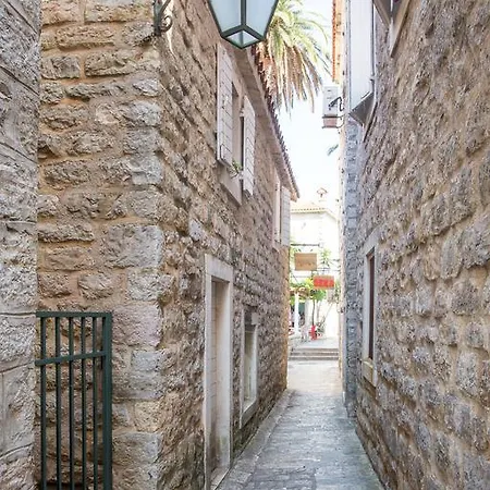Апартаменти Old Town *