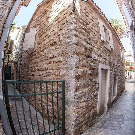 Апартаменти Old Town